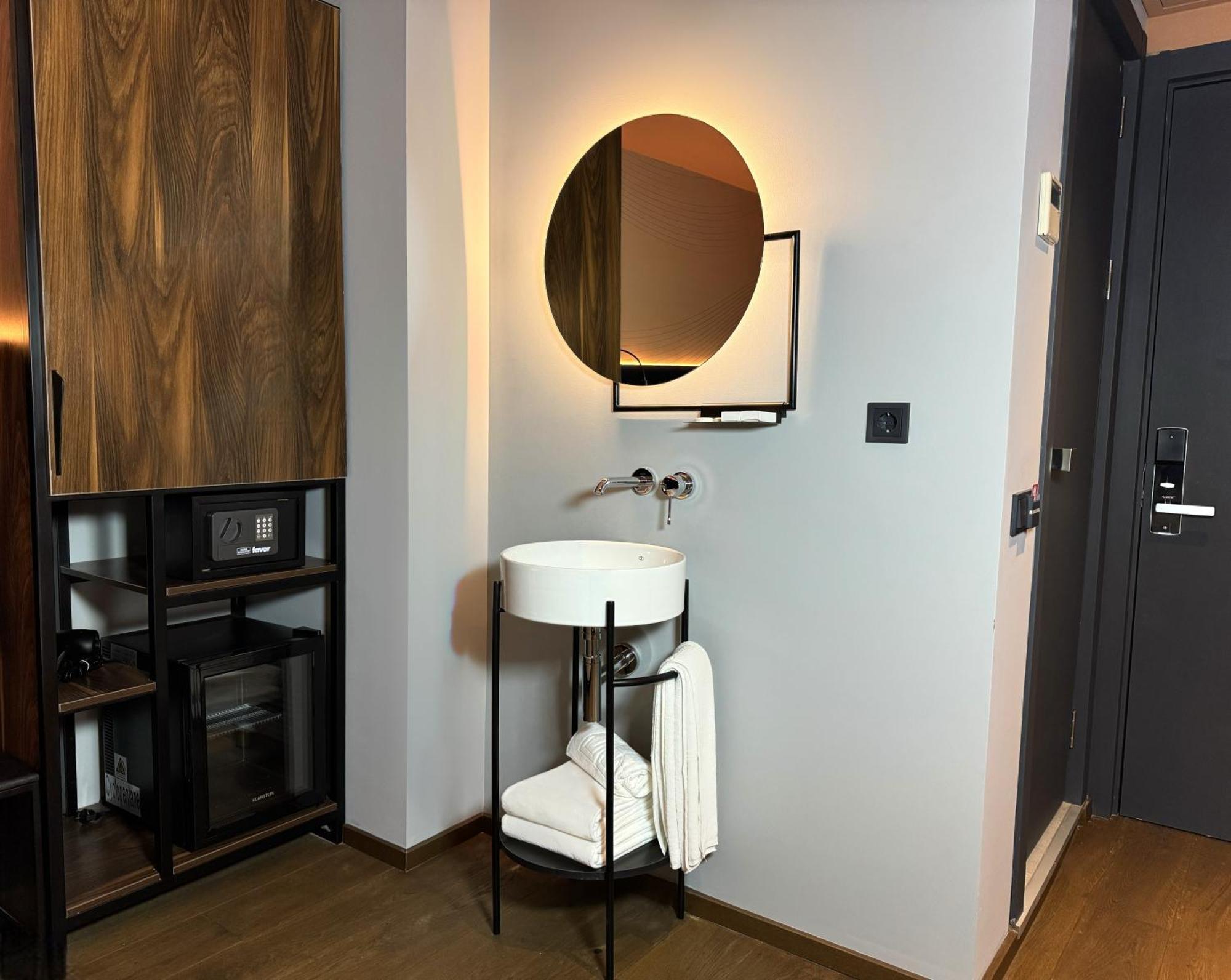 Tbilisi Edition - Design Hotel & Private Spa Esterno foto
