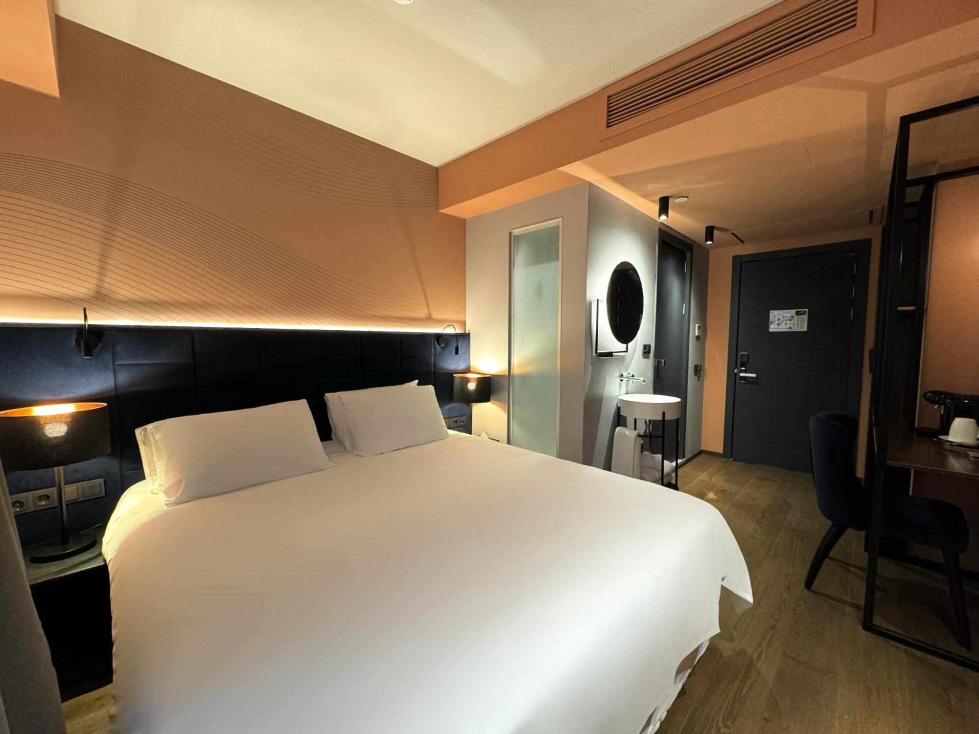 Tbilisi Edition - Design Hotel & Private Spa Esterno foto